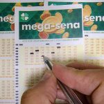 Acertando 4 números na mega-sena ganha quanto ?