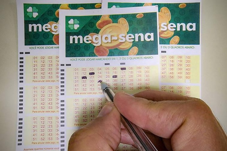 Acertando 4 números na mega-sena ganha quanto ?