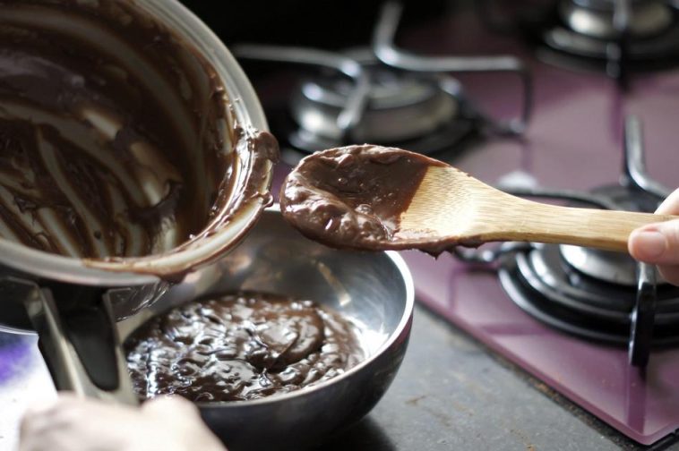 Aprenda a Fazer Brigadeiro de Colher Super Cremoso em 5 Passos