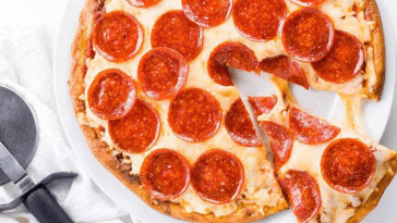 7 Receitas de Massa de Pizza Low-Carb Cetogênica Para Testar Hoje